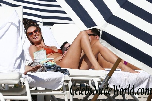 Candice Swanepoel Bikini 65722