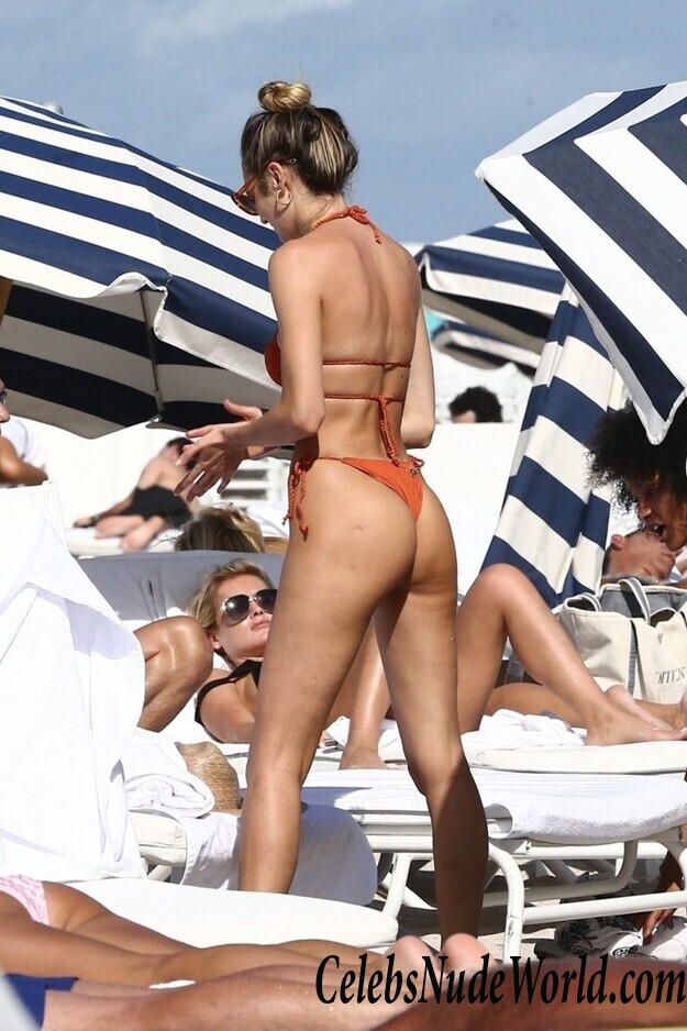 Candice Swanepoel Bikini 65723