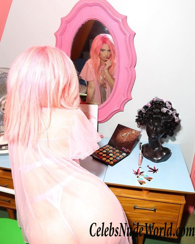 Chanel West Coast Sexy 65869