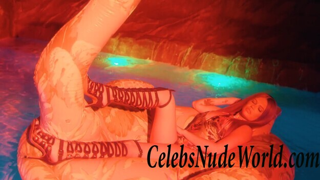 Chanel West Coast Sexy 65890