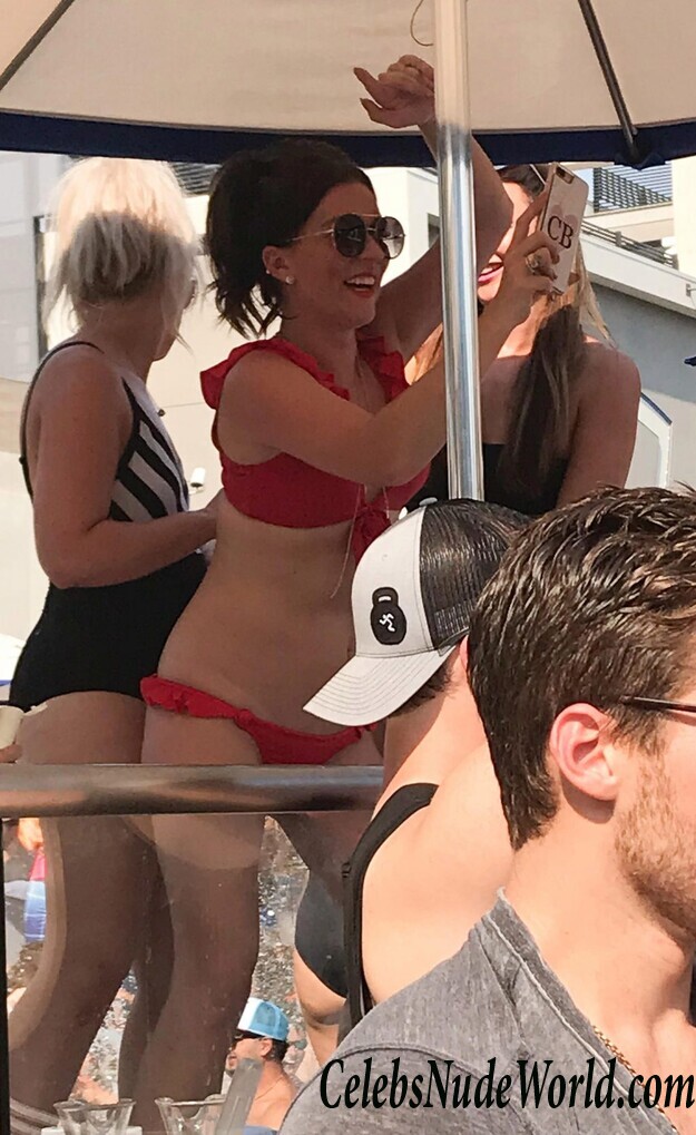 Candice Brown Bikini 65991