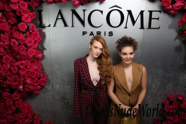 Camren Bicondova & Larsen Thompson Cleavage 66534