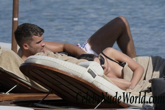 Chloe Lloyd Sexy 66648