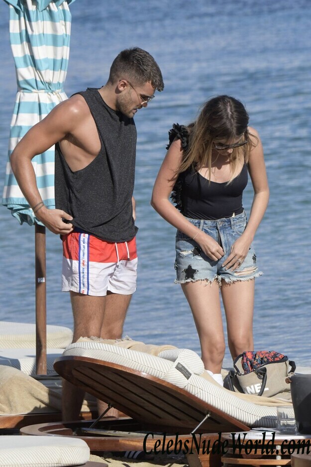 Chloe Lloyd Sexy 66653