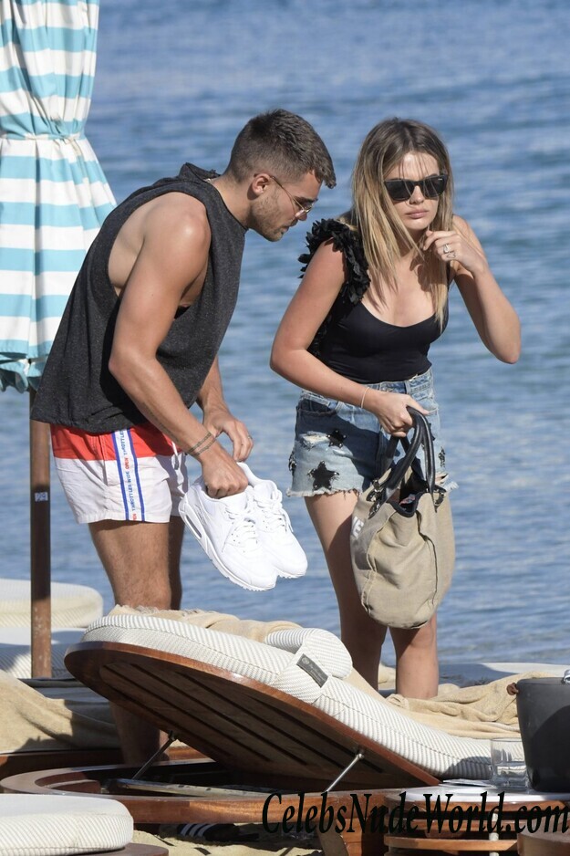 Chloe Lloyd Sexy 66656