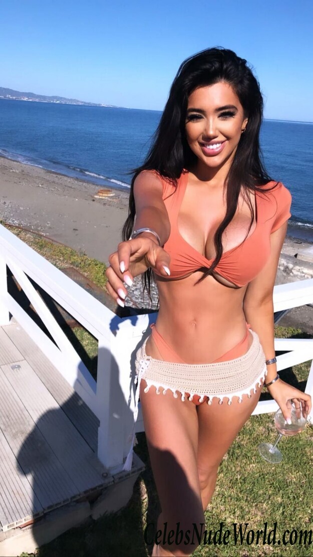 Chloe Khan Underboob 67032