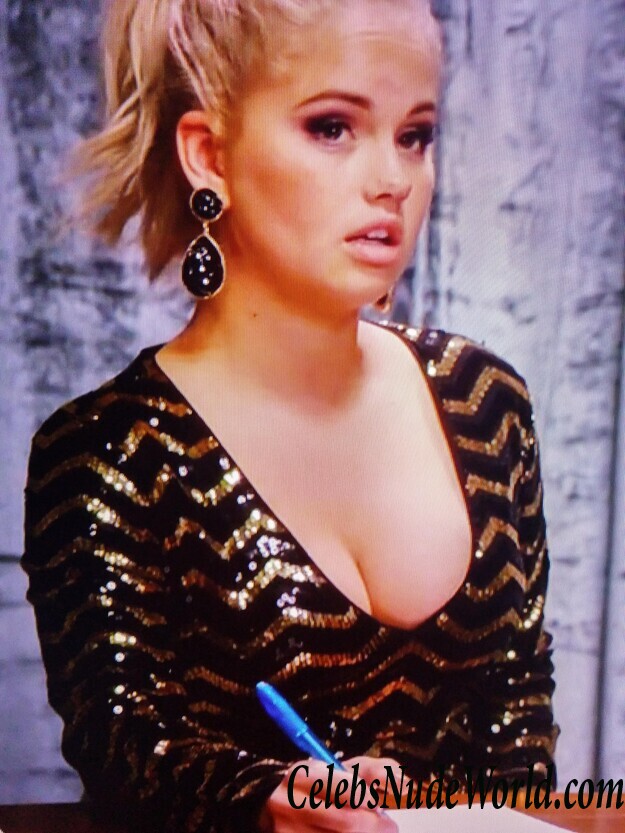 Debby Ryan Cleavage Photos 67125