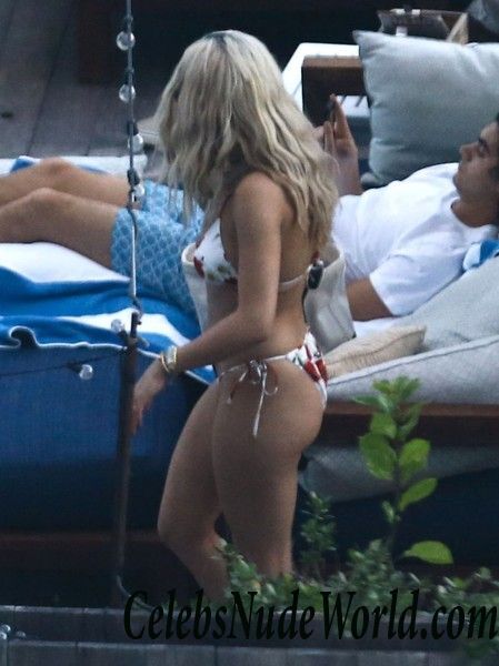 Sexy pics of Rita Ora and Daisy Lowe 67131