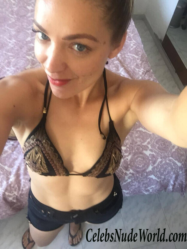 Claire Hutchings Leaked 67790