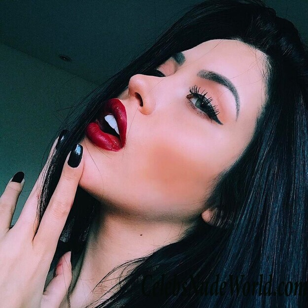 Claudia Alende Nude 67814