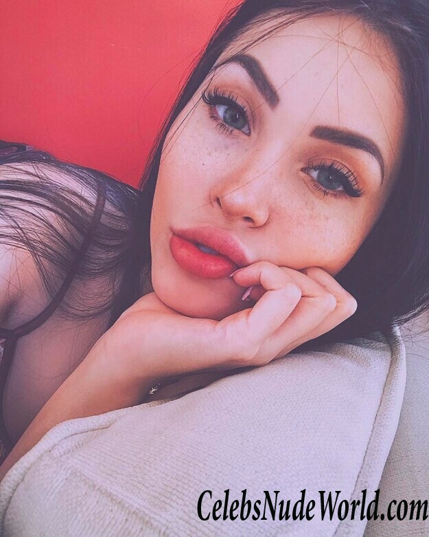 Claudia Alende Nude 67818