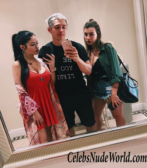 Claudia Alende Nude 67822