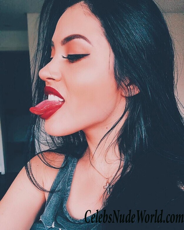 Claudia Alende Nude 67827