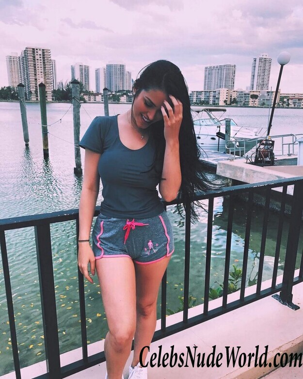 Claudia Alende Nude 67829