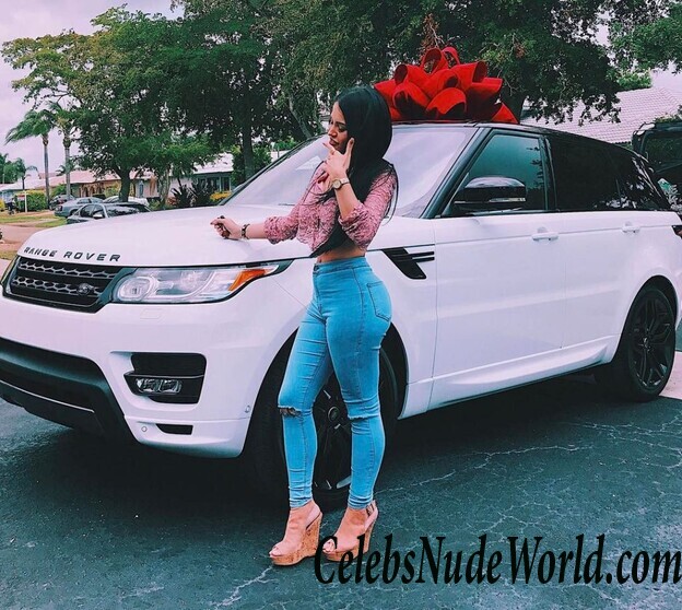 Claudia Alende Nude 67839