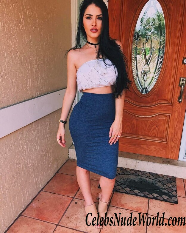 Claudia Alende Nude 67842