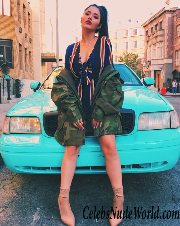 Claudia Alende Nude 67850