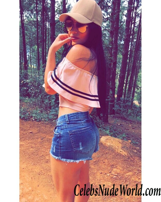 Claudia Alende Nude 67854