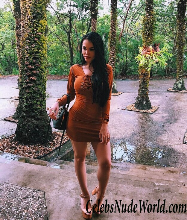 Claudia Alende Nude 67880