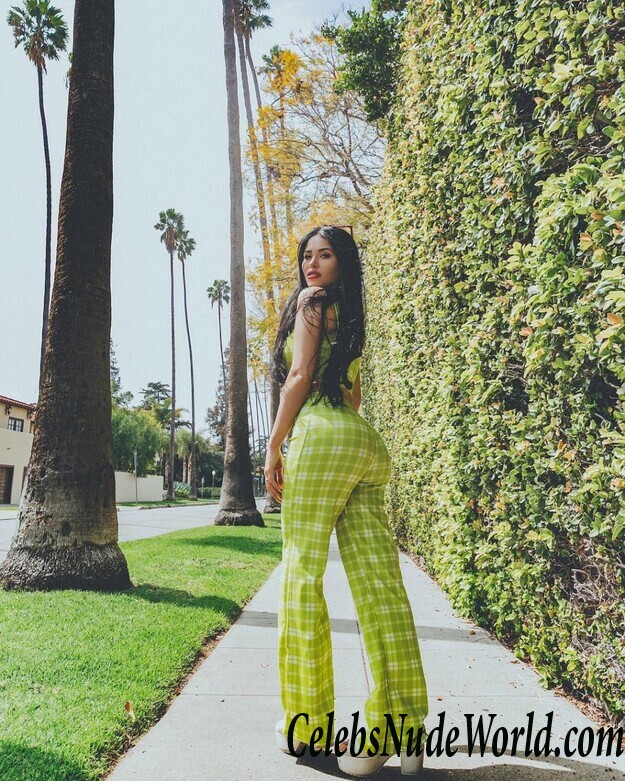 Claudia Alende Nude 67885