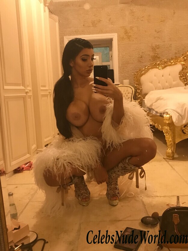 Chloe Khan Nude 68222