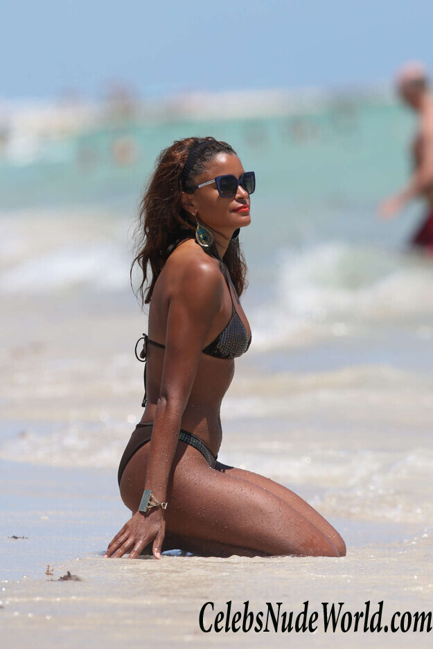 Claudia Jordan Bikini Photos 68317