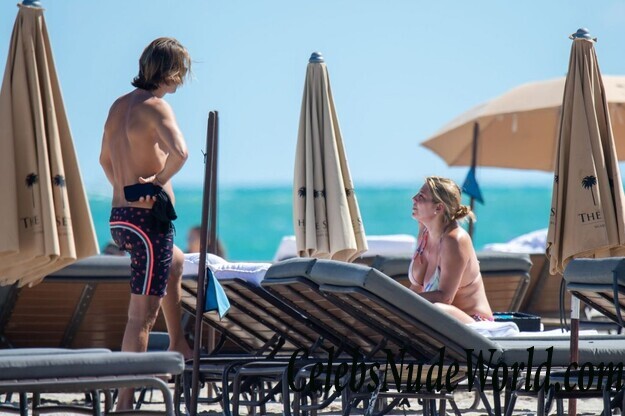 Claudine De Niro Bikini 68346