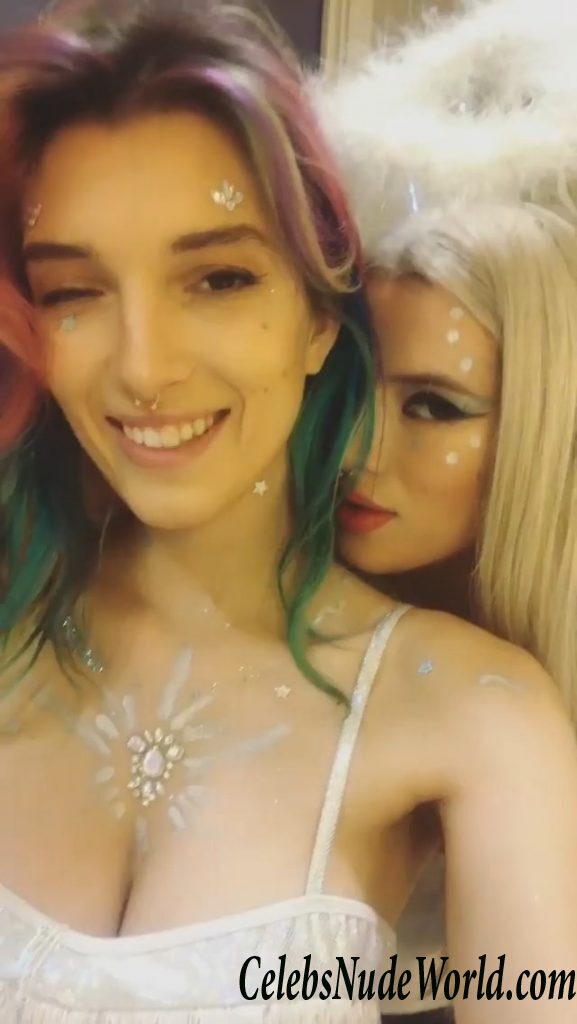 Dani Thorne Sexy 69137