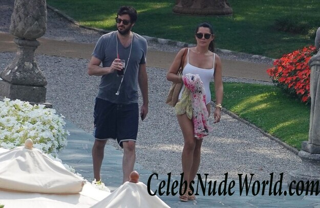 Danielle Bux Erotic 69219