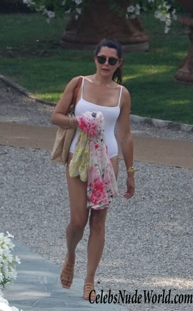 Danielle Bux Erotic 69220