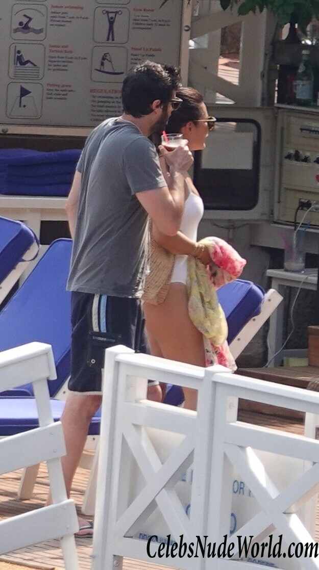 Danielle Bux Erotic 69222