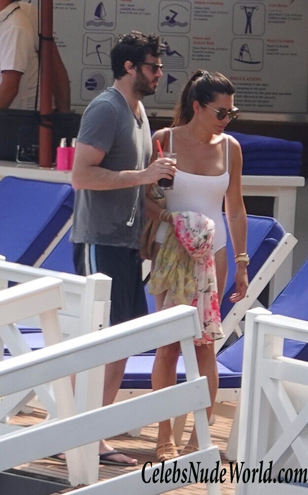 Danielle Bux Erotic 69223