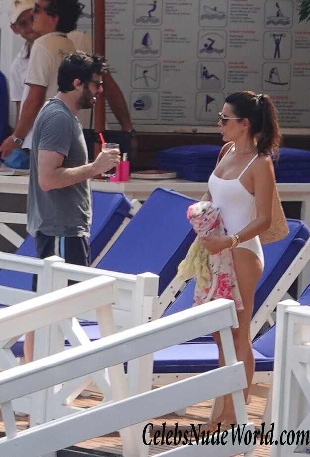 Danielle Bux Erotic 69225