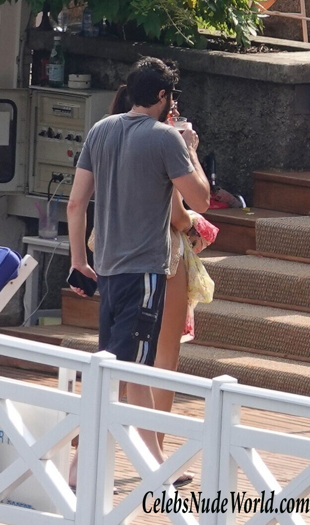 Danielle Bux Erotic 69226