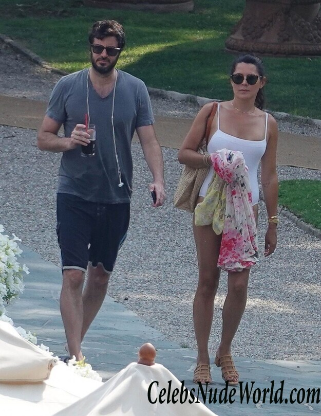 Danielle Bux Erotic 69228