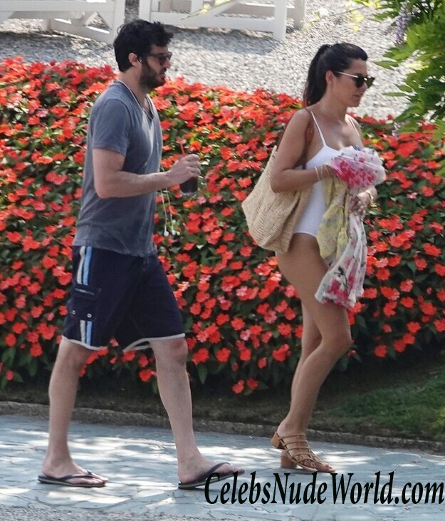 Danielle Bux Erotic 69229