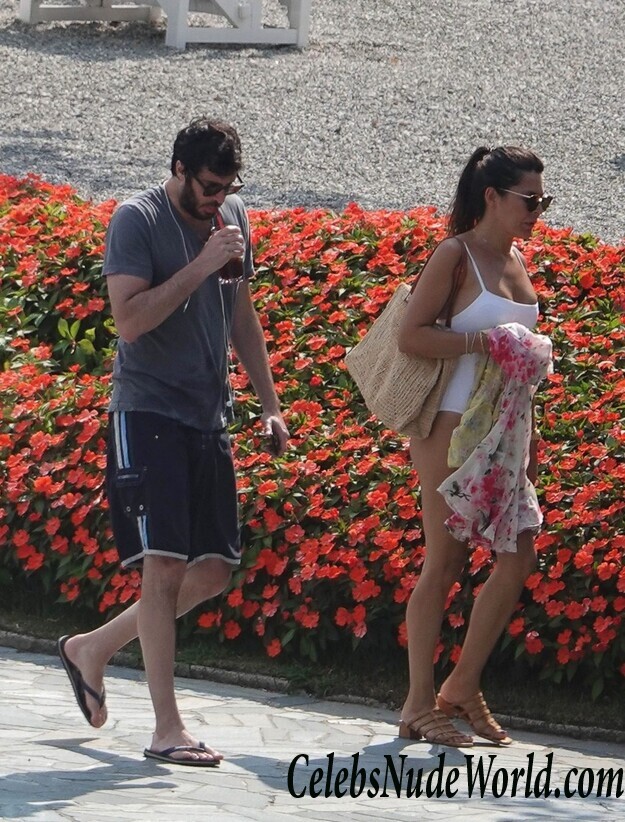 Danielle Bux Erotic 69231