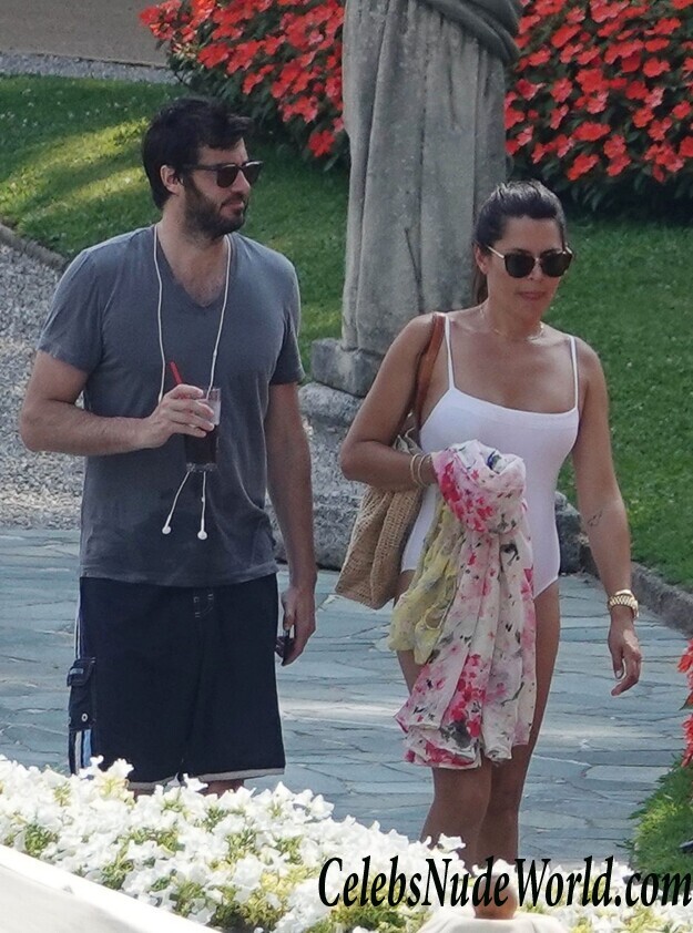 Danielle Bux Erotic 69237