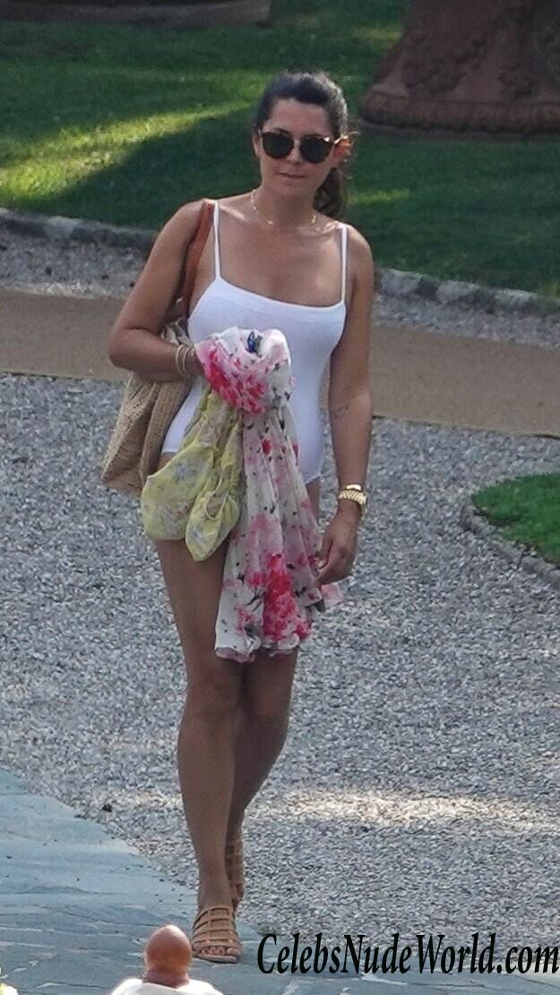 Danielle Bux Erotic 69238