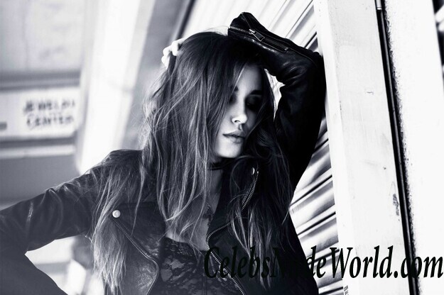 Daria Konovalova Topless 69374