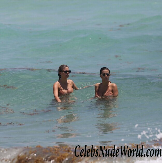 Natasha Oakley and Devin Brugman Are Pretty Much Perfect 69378