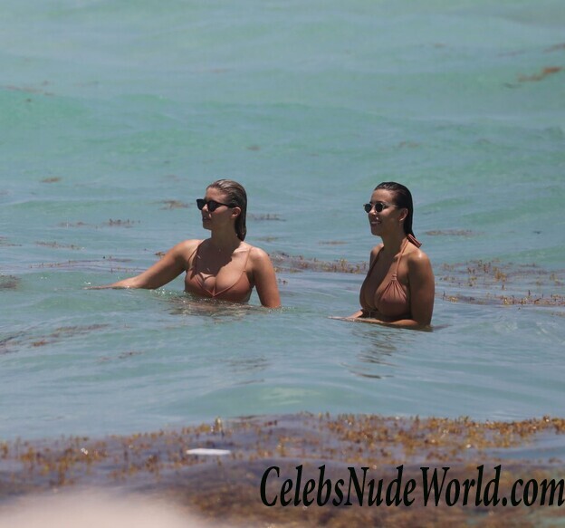 Natasha Oakley and Devin Brugman Are Pretty Much Perfect 69404