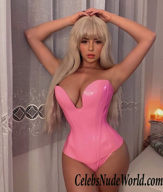 Demi Rose Cleavage 69487