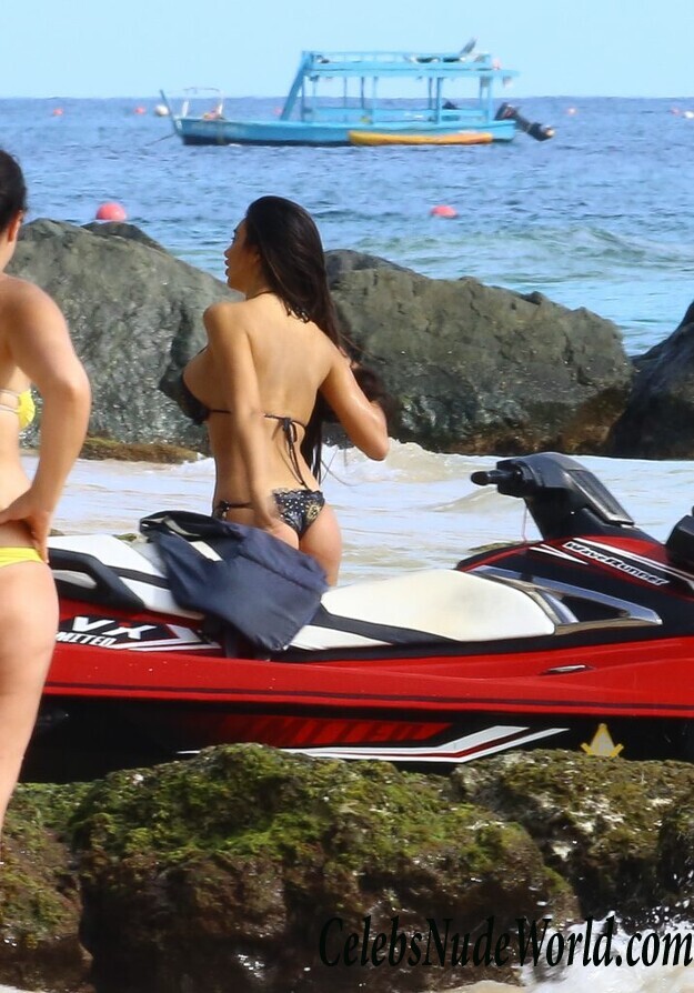 Massive Tits (Feat. Chole Khan) 69781