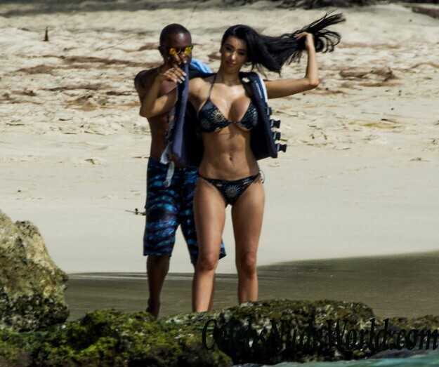 Massive Tits (Feat. Chole Khan) 69792