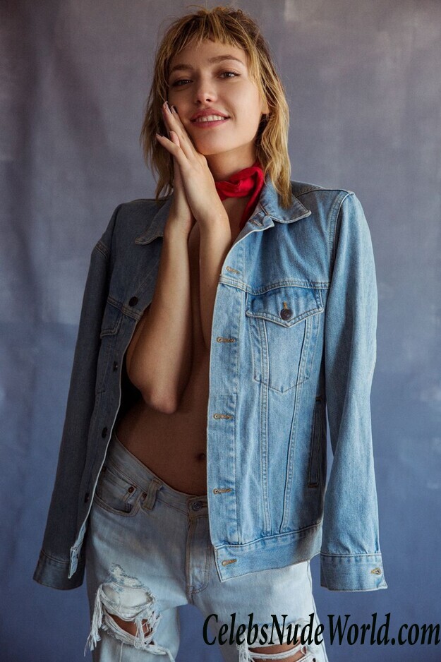 Braless Photos of Cora Keegan 69901