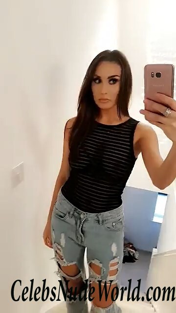 Chloe Goodman Sexy 70139