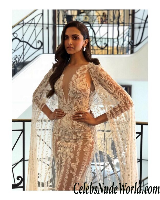 Deepika Padukone Sexy 70279