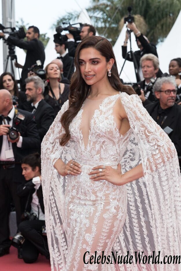 Deepika Padukone Sexy 70281