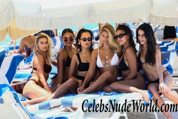 Natasha Oakley, Devin Brugman, Tess Jantschek Sexy 70360